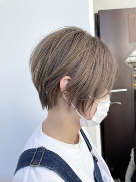サロンドミルク 溝の口店(salon de MiLK) 頭のフォルムが綺麗に見えるミルクティーショートヘア
