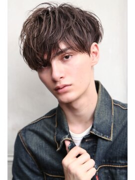 ルックグッドストア(LOOK GOOD STORE) センターパート 韓国マッシュ 刈り上げ ニュアンスパーマ 元町