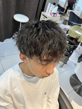 アイズ 海老名(AIZU) ツイストスパイラルパーマ波巻きスパイラル刈り上げマッシュ韓流