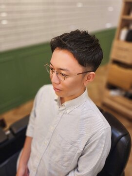 ワイズバーバー ギンザ  神田御茶ノ水店(Y's BarBer GINZA) ツーブロック×アップバング<理容室>