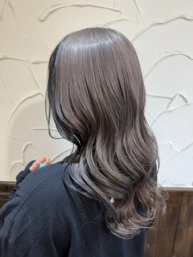 ナディアバイカリス(Nadia by charis) グレージュ|ツートンカラー|韓国巻き