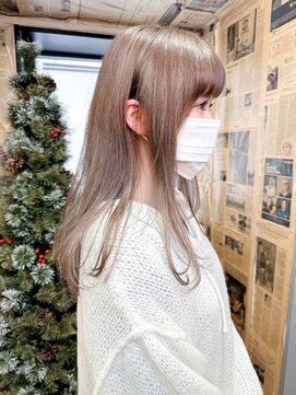 シック(Chic) ミルクティーアッシュミルクベージュハイトーンカラーうる艶髪