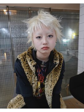 スノッブ(SNOB) ホワイトカラー×ベリーショート◯浜本大志