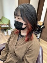EM美容室&nbsp;10代～40代 くびれ鎖骨ミディ×インナーカラー