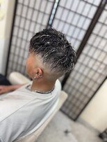 ロジーリリーヘアーズ(Rosy Lily hair's)&nbsp;ホワイトハイライト×スキンフェード×ツイストスパイラル