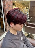 明るめベースに入るワインレッドカラー