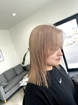 ドットハリス(.HARRISS) 抜きっぱなしブロンド+カット+トリートメント