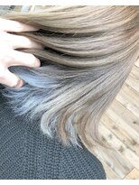 ルーナヘアー(LUNA hair)&nbsp;『京都 山科 ルーナ』インナーシルバーボブ 【草木真一郎】