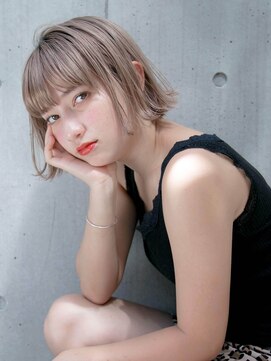 ルティア 池袋(Lutia) 切りっぱなしショートヘア