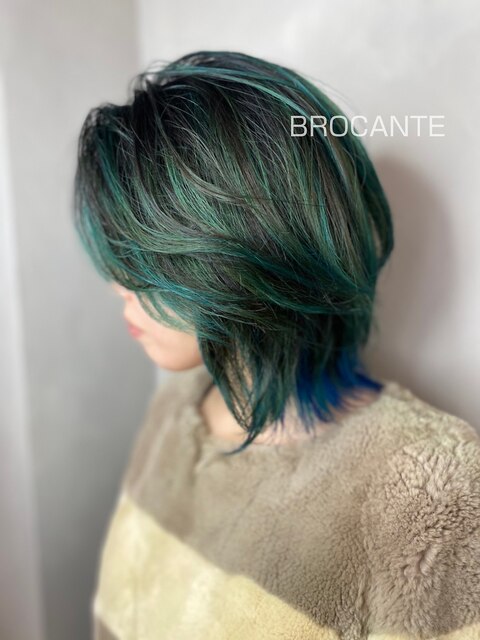 バレイヤージュ ツートンカラー ブルー 緑 くびれヘア 派手髪