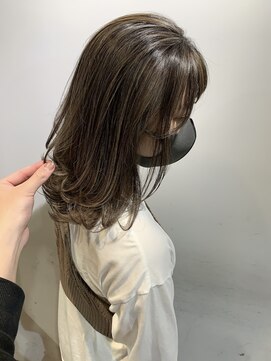 リバレッジ 白金(Leverage) コントラストハイライトベージュミディアムスタイル