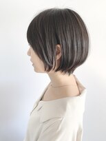 ステア ケース(stair case)&nbsp;大人かわいい黒髪耳かけ丸みショート20代30代40代髪型