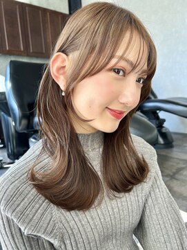 ザシー オモテサンドウ(The C) 鎖骨ミディアム　くびれヘア　顔まわりカット