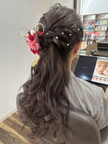 ブローチェアヴェダ 成人式ヘア【ヘアセット/まとめ髪/前撮り/ハーフアップ】