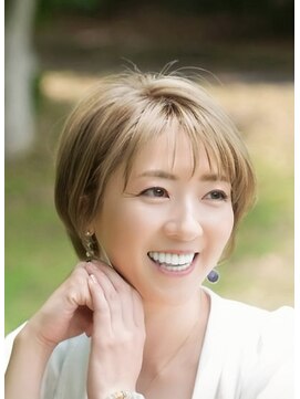 アヴソリューク(Absoluk) 大人丸みショート 30代 40代 50代