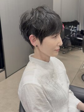 ハルキ ミナト ジャパン オオサカ(HARUKI MINATO japan OSAKA) 30代40代50代小顔似合わせカットくびレイヤーエモージュ大人可愛