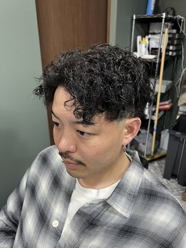 スタンドバーバー 柏(STAND BARBER) 波巻きツイストスパイラル/リバースセンターパート/柏/柏駅