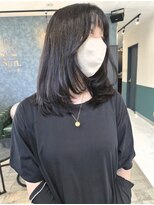 サン(Sun.)&nbsp;大人の黒髪ミディアムレイヤー×顔まわりカット