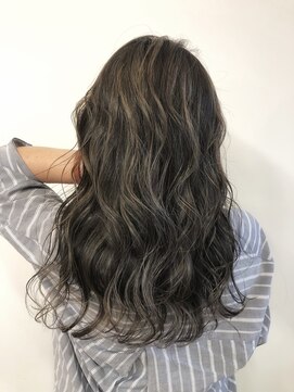 バズ ビー(BUZZ Bee) コントラストハイライトアッシュグレージュ