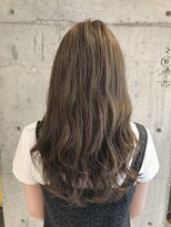 ル リヤン(Le lien)&nbsp;グレージュカラー・大人ロング