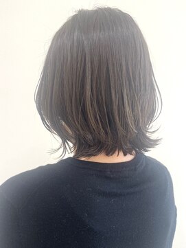 ヒビカ(HIBIKA) くびれ外ハネミディ　くすみブルー