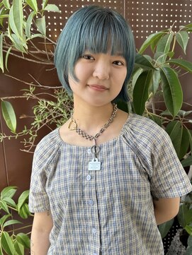 ローネス(LONESS) ショートヘア　ハイトーンカラー