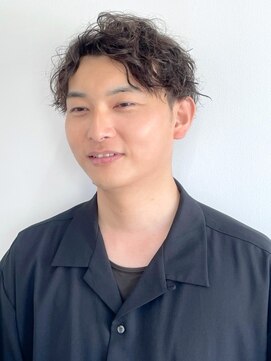 ラギッド 大野城店(RUGGED) 波巻きパーマ　センターパート　ツーブロックマッシュ　刈り上げ