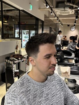 フランクスバーバーザスタンド(Frank’s barber the stand) メンズヘアF