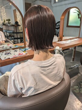 トナリ(tonari) 軽さとラインもあるボブ