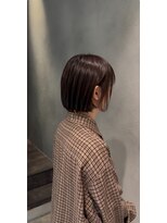 コル(coru)&nbsp;艶と透明感が引き立つ上品ミニボブスタイル