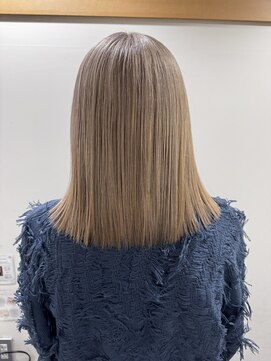 アン(Hair make un) ヘーゼルベージュ