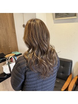 アルマヘアー(Alma hair by murasaki) ロングレイヤーのハイライトカラー◎