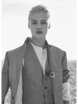 アンドインク(&inc) 30代/40代大人ミディアムウルフレイヤー前髪あり小顔麻布十番