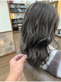 グレー×暗髪