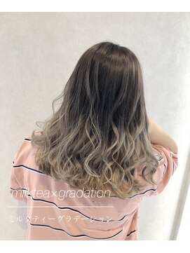 キール 吉祥寺(KIR) シルバー、グラデーション、インナー、ブリーチ、エクステ