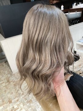 ノイズ オオサカ(NOISM) ハイトーンベージュ ハイライトカラー