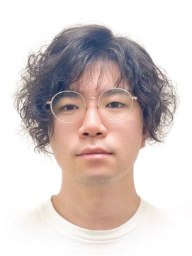 黄ぐまくん美容室 メンズ サイドパート ランダムパーマ