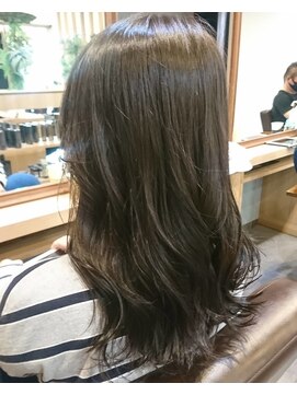 エルバイシオン(aile by sion) アッシュオリーブ×レイヤーセミロング