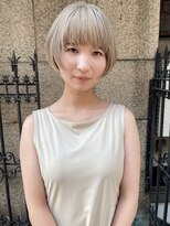 ヘン(hen)&nbsp;ブリーチ　ダブルカラー　ベージュ　ショート