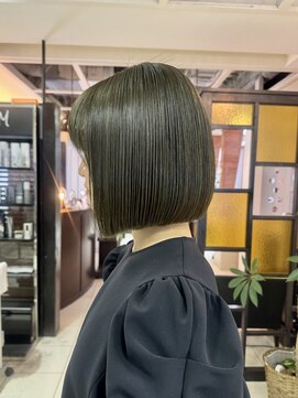 バム 名古屋栄店(BAMM) オリーブグレージュのタッセルボブ【坂根】