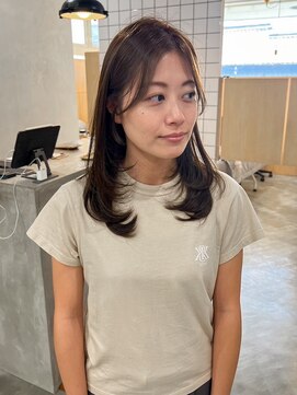 スート(suit.) 大人可愛いミディアムレイヤーカット