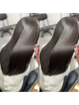 エミン(emyn) 髪が変わる【美髪革命】艶髪/髪質改善/縮毛矯正/代々木