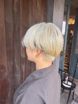 アクセル エルヴェ 鹿沼店(AXCEL E'LEVER) ホワイトカラー