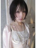 ホテリー(Hotely)&nbsp;甘さと抜け感を両立したレイヤーボブ