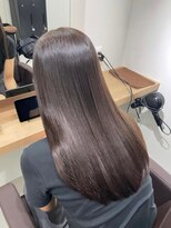 アトレ 福岡大名店(attrait)&nbsp;グレージュロング×上質な透明感で叶う大人っぽさ