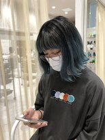ゼル イオンタウン名西(ZELE) ブルー　グラデーション　切りっぱなしボブ