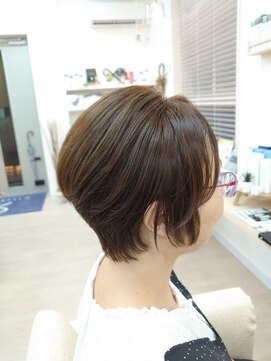 シルビジュー(Cills Bijou) ☆大人美髪ラウンドショートグラデーションボブ☆