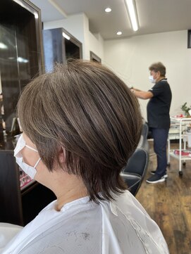 美容室 夢先案内 ナチュラルで可愛い！丸みショートウルフ