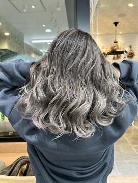 ラフトーキョウセカンド(RAF TOKYO 2nd) KURO流バレイヤージュ