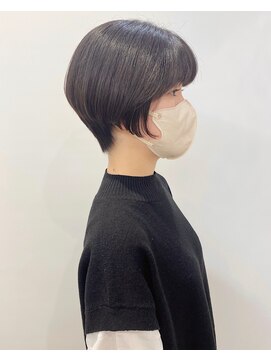 モリオフロムロンドン 松戸店(Morio from London) 【松戸　石山】くびれショートボブ　耳掛け　艶カラー